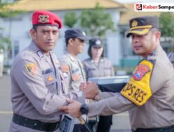 Kapolres Sampang Berikan Penghargaan Kepada 27 Anggotanya Yang Berprestasi