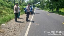 Unit Gakkum Satlantas Polres Sampang Tangani Laka Lantas Di Jl. Raya Torjun