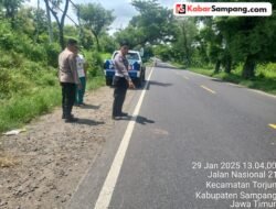 Unit Gakkum Satlantas Polres Sampang Tangani Laka Lantas Di Jl. Raya Torjun