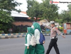 Lindungi Pelajar Dari Laka Lantas, Kapolres Sampang Perintahkan 100 Anggotanya Jaga Jalan Saat Pagi Hari