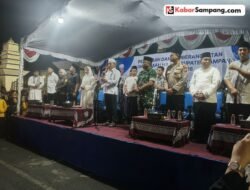 Bupati H. Slamet Junaidi Lepas Keberangkatan 480 Calon Jemaah Haji Kabupaten Sampang 2025