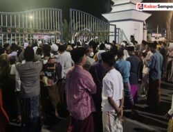 Antusiasme Warga Sampang Sambut Kedatangan Jamaah Haji di Pendopo Trunojoyo
