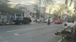 Parkir Berlangganan Dilanggar, Jukir Liar Masih Pungut Uang Tanpa Karcis